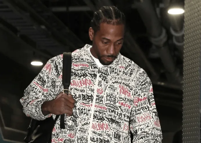 巧合？22年伦纳德因伤出战26%比赛，收到175万隔天就出战